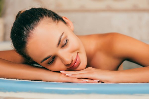 Vendeur de spa : pourquoi lui confier la pose de la construction ?